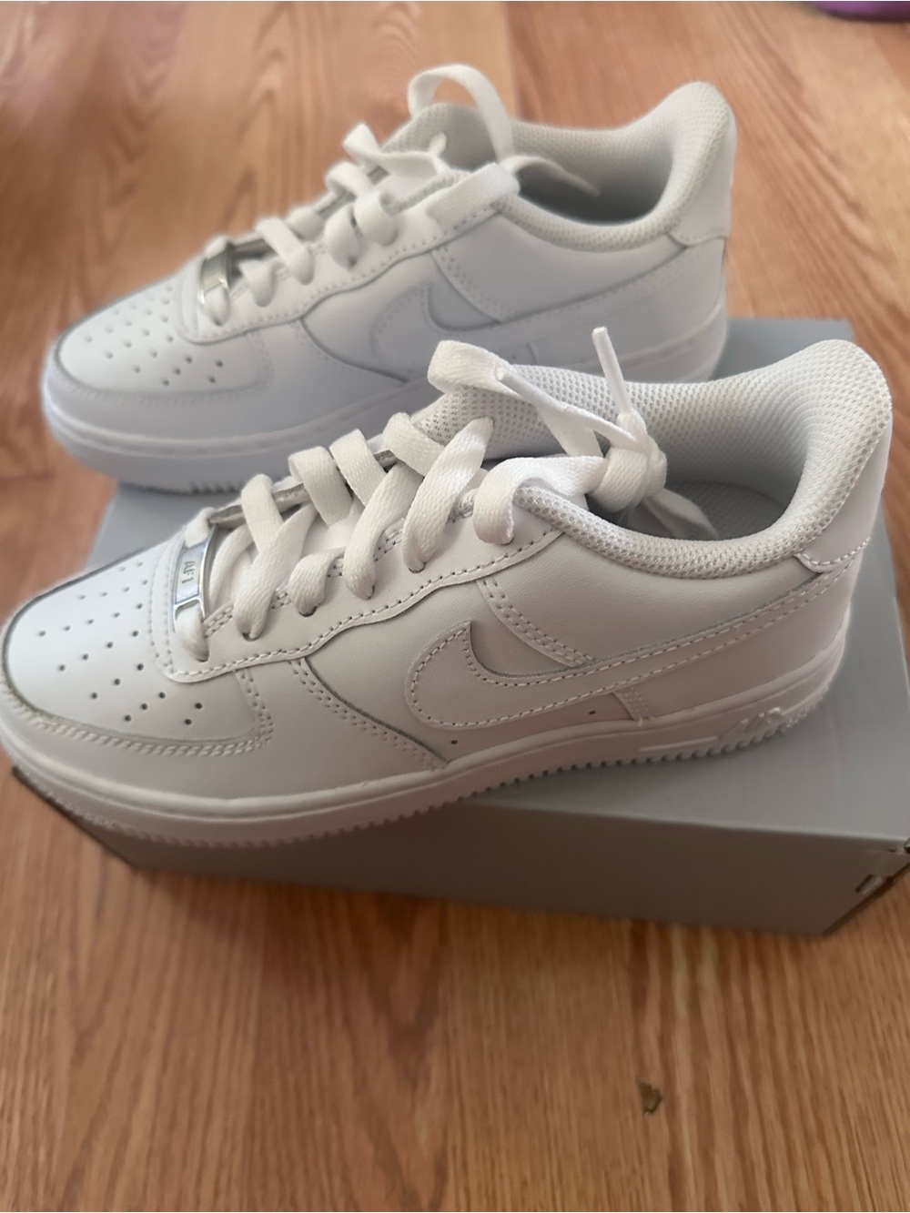NEW Nike Kids White Low-Top Sneakers - Classic Comfort